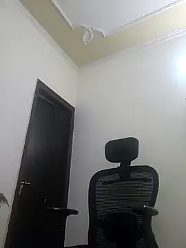 Snapshot of Archi-07 chatting on 03.17.25 Archi-07 online show from 03.17.25