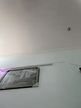 Snapshot of Archi-07 chatting on 09.28.25 Archi-07 online show from 09.28.25