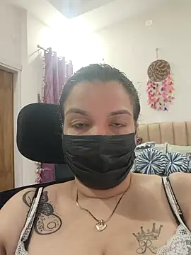 Snapshot of Archi-07 chatting on 11.07.25 Archi-07 online show from 11.07.25