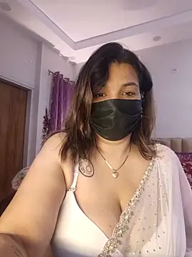 Snapshot of Archi-07 chatting on 11.11.25 Archi-07 online show from 11.11.25