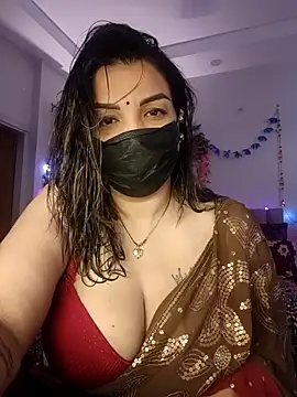 Snapshot of Archi-07 chatting on 11.19.25 Archi-07 online show from 11.19.25