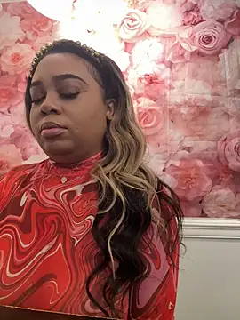 Snapshot of camiliaskye chatting on 02.05.25 camiliaskye online show from 02.05.25