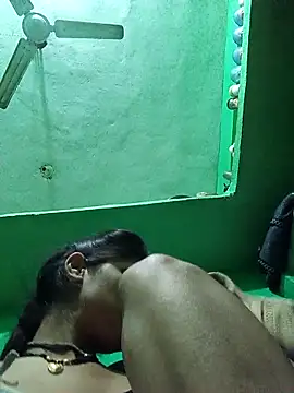 Snapshot of Hoty_girl_143 chatting on 11.05.25 Hoty girl 143 online show from 11.05.25