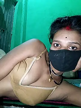 Snapshot of Hoty_girl_143 chatting on 11.12.25 Hoty girl 143 online show from 11.12.25