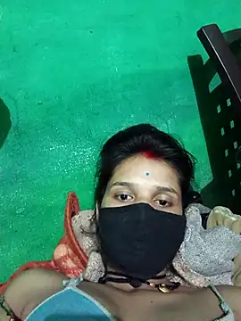 Snapshot of Hoty_girl_143 chatting on 11.21.25 Hoty girl 143 online show from 11.21.25