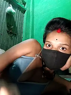 Snapshot of Hoty_girl_143 chatting on 11.24.25 Hoty girl 143 online show from 11.24.25