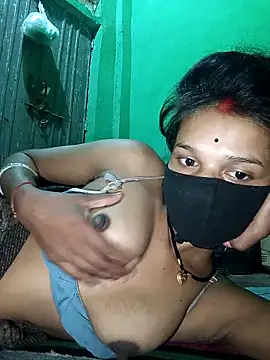 Snapshot of Hoty_girl_143 chatting on 11.25.25 Hoty girl 143 online show from 11.25.25