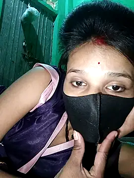 Snapshot of Hoty_girl_143 chatting on 12.01.25 Hoty girl 143 online show from 12.01.25