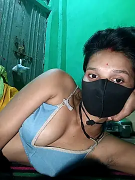 Snapshot of Hoty_girl_143 chatting on 12.14.25 Hoty girl 143 online show from 12.14.25