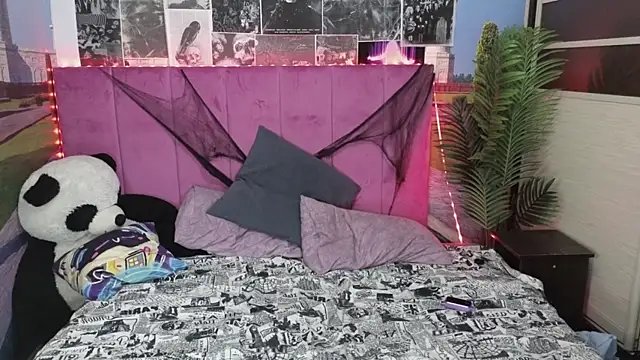 Snapshot of Baby_lunatic chatting on 12.10.24 Baby lunatic online show from 12.10.24