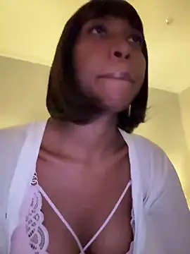 IamCrystal2 online show from 01.03.25