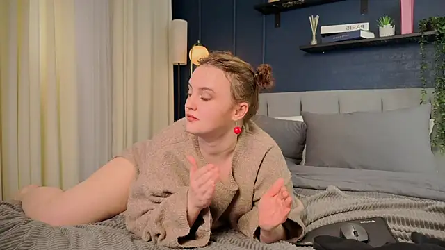 Lella Ryann  online show from 01.29.25