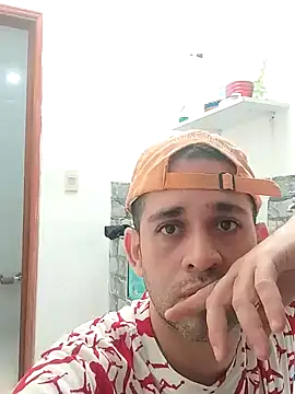 Snapshot of CRISTHIAN_GREY01 chatting on 12.22.24 CRISTHIAN GREY01 online show from 12.22.24