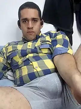 Snapshot of CRISTHIAN_GREY01 chatting on 02.04.25 CRISTHIAN GREY01 online show from 02.04.25