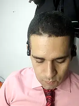 Snapshot of CRISTHIAN_GREY01 chatting on 02.21.25 CRISTHIAN GREY01 online show from 02.21.25