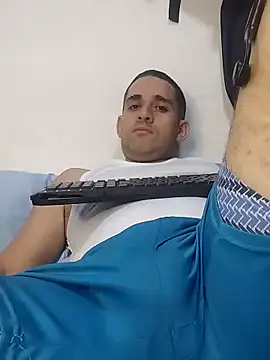 Snapshot of CRISTHIAN_GREY01 chatting on 03.17.25 CRISTHIAN GREY01 online show from 03.17.25