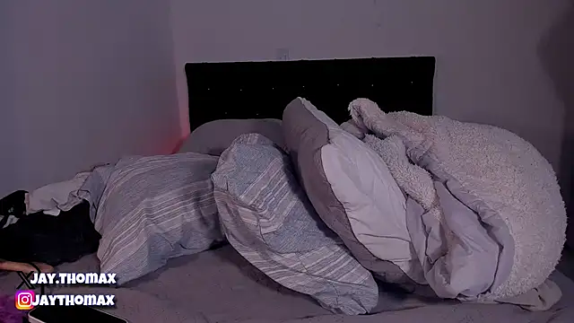 Snapshot of JaycoThomas chatting on 12.17.24 JaycoThomas online show from 12.17.24