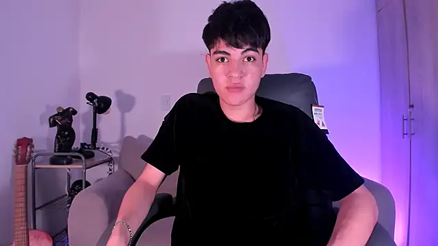 Snapshot of JaycoThomas chatting on 02.02.25 JaycoThomas online show from 02.02.25