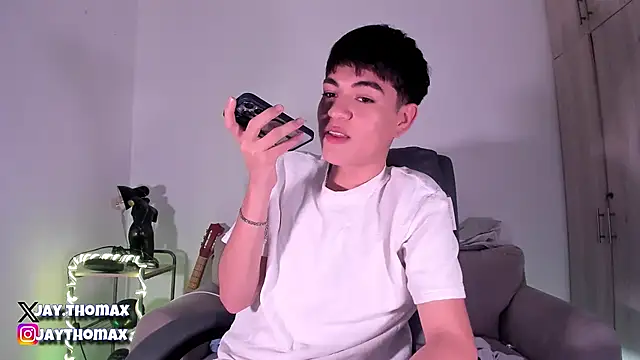 Snapshot of JaycoThomas chatting on 02.18.25 JaycoThomas online show from 02.18.25