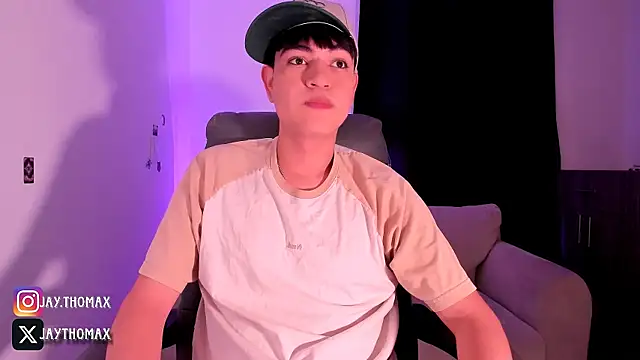 Snapshot of JaycoThomas chatting on 10.02.25 JaycoThomas online show from 10.02.25