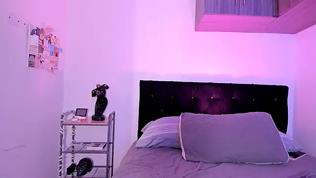 Snapshot of JaycoThomas chatting on 11.27.25 JaycoThomas online show from 11.27.25