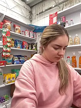 imlindapink online show from 03.17.26