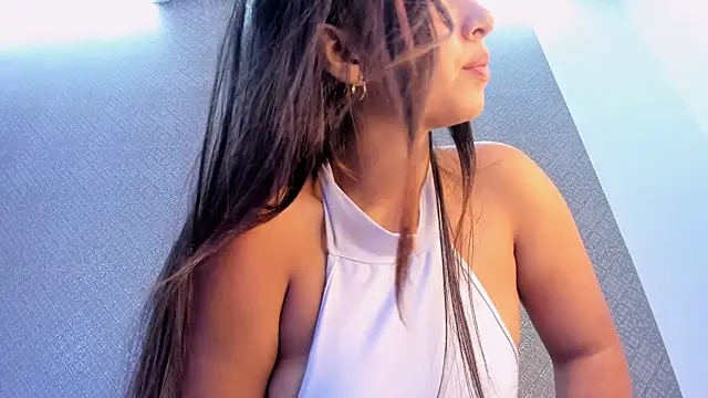 Valery Foxx  online show from 12.19.24