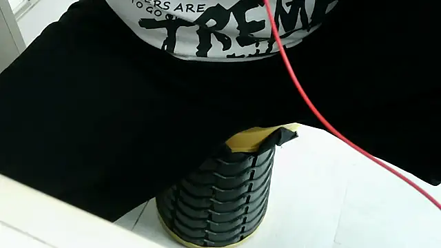 XiaoGuoGuo284512 online show from 12.23.25