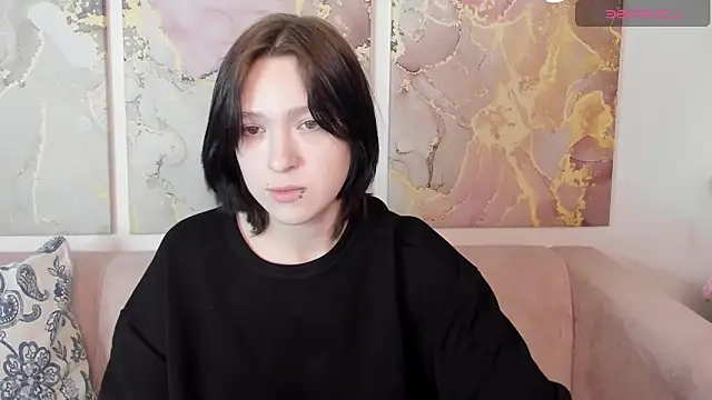 Snapshot of fiamoory chatting on 05.21.26 fiamoory online show from 05.21.26
