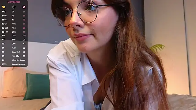 Snapshot of FlairEdgin chatting on 03.02.25 FlairEdgin online show from 03.02.25