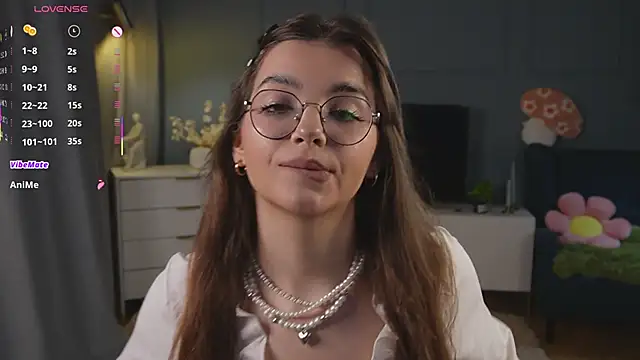 Snapshot of FlairEdgin chatting on 10.09.25 FlairEdgin online show from 10.09.25