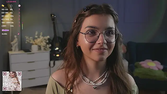 Snapshot of FlairEdgin chatting on 10.11.25 FlairEdgin online show from 10.11.25