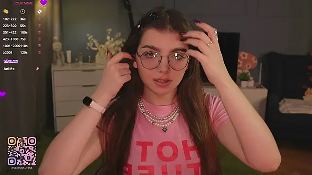 Snapshot of FlairEdgin chatting on 11.08.25 FlairEdgin online show from 11.08.25