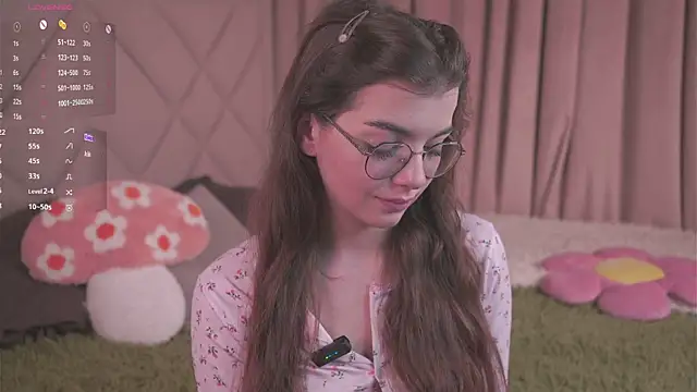 Snapshot of FlairEdgin chatting on 11.22.25 FlairEdgin online show from 11.22.25