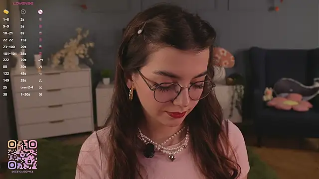 Snapshot of FlairEdgin chatting on 11.23.25 FlairEdgin online show from 11.23.25