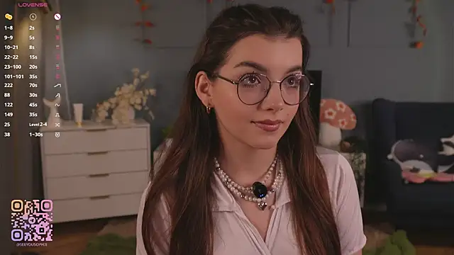 Snapshot of FlairEdgin chatting on 11.30.25 FlairEdgin online show from 11.30.25