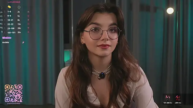 Snapshot of FlairEdgin chatting on 12.04.25 FlairEdgin online show from 12.04.25