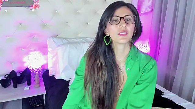 Snapshot of _jade_white_ chatting on 03.10.25 jade white online show from 03.10.25