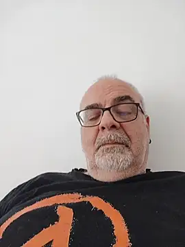 Satiro Sevilla online show from 04.13.26