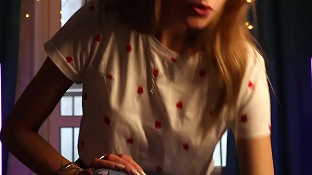 norakisses online show from 12.27.24