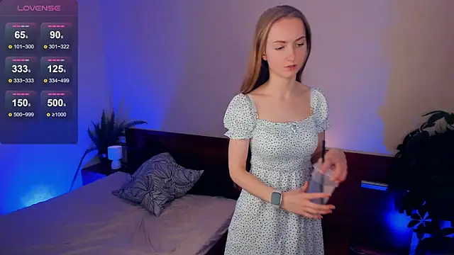 EsmaCarll online show from 12.09.24