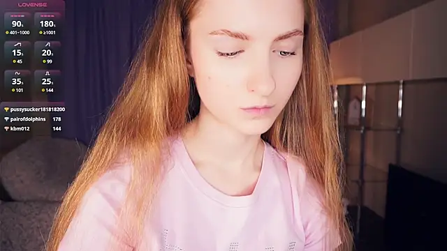 EsmaCarll online show from 01.11.25