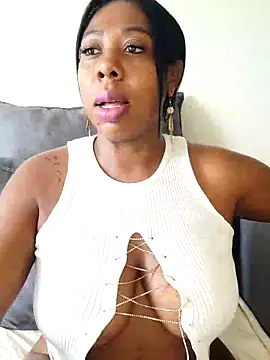 IsabellaaSmith online show from 02.13.25
