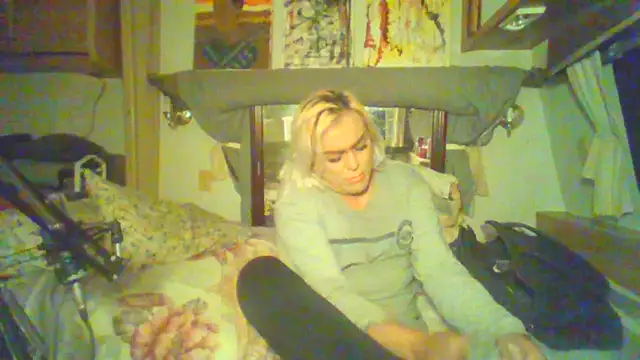 HoneyBdaQueen online show from 10.21.25