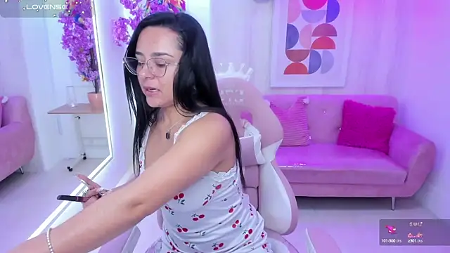 Tiara rr online show from 09.20.25