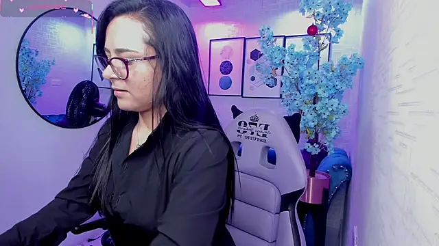 Snapshot of Tiara_rr chatting on 01.06.26 Tiara rr online show from 01.06.26