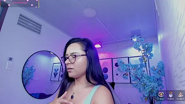 Snapshot of Tiara_rr chatting on 01.09.26 Tiara rr online show from 01.09.26