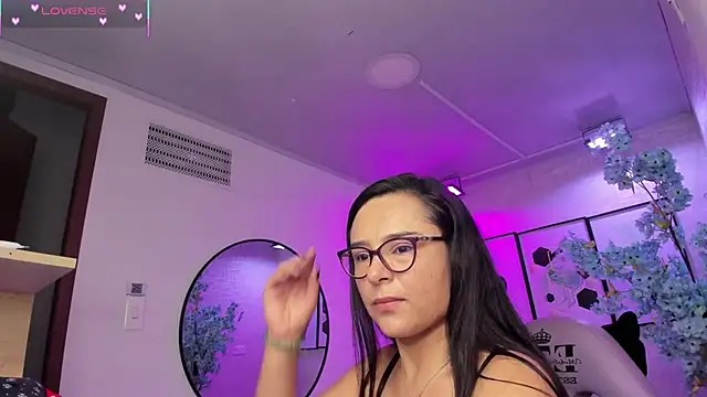 Snapshot of Tiara_rr chatting on 01.14.26 Tiara rr online show from 01.14.26