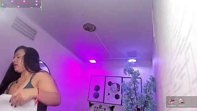 Snapshot of Tiara_rr chatting on 01.15.26 Tiara rr online show from 01.15.26