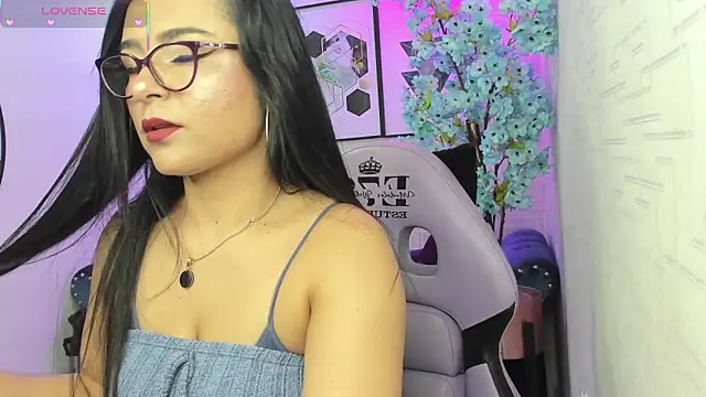 Snapshot of Tiara_rr chatting on 02.01.26 Tiara rr online show from 02.01.26